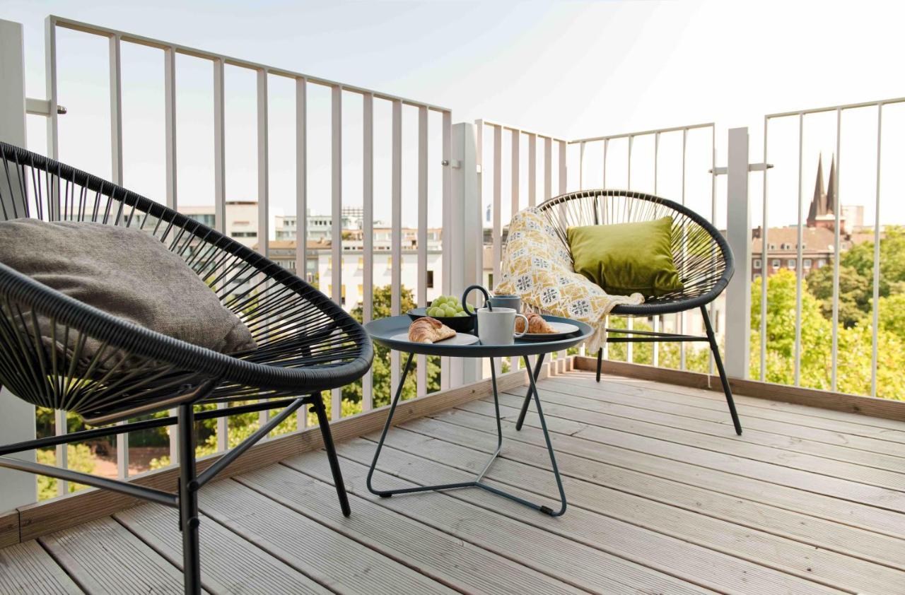 Oberdeck Studio Apartments - Adults Only Hamburg Luaran gambar A balcony