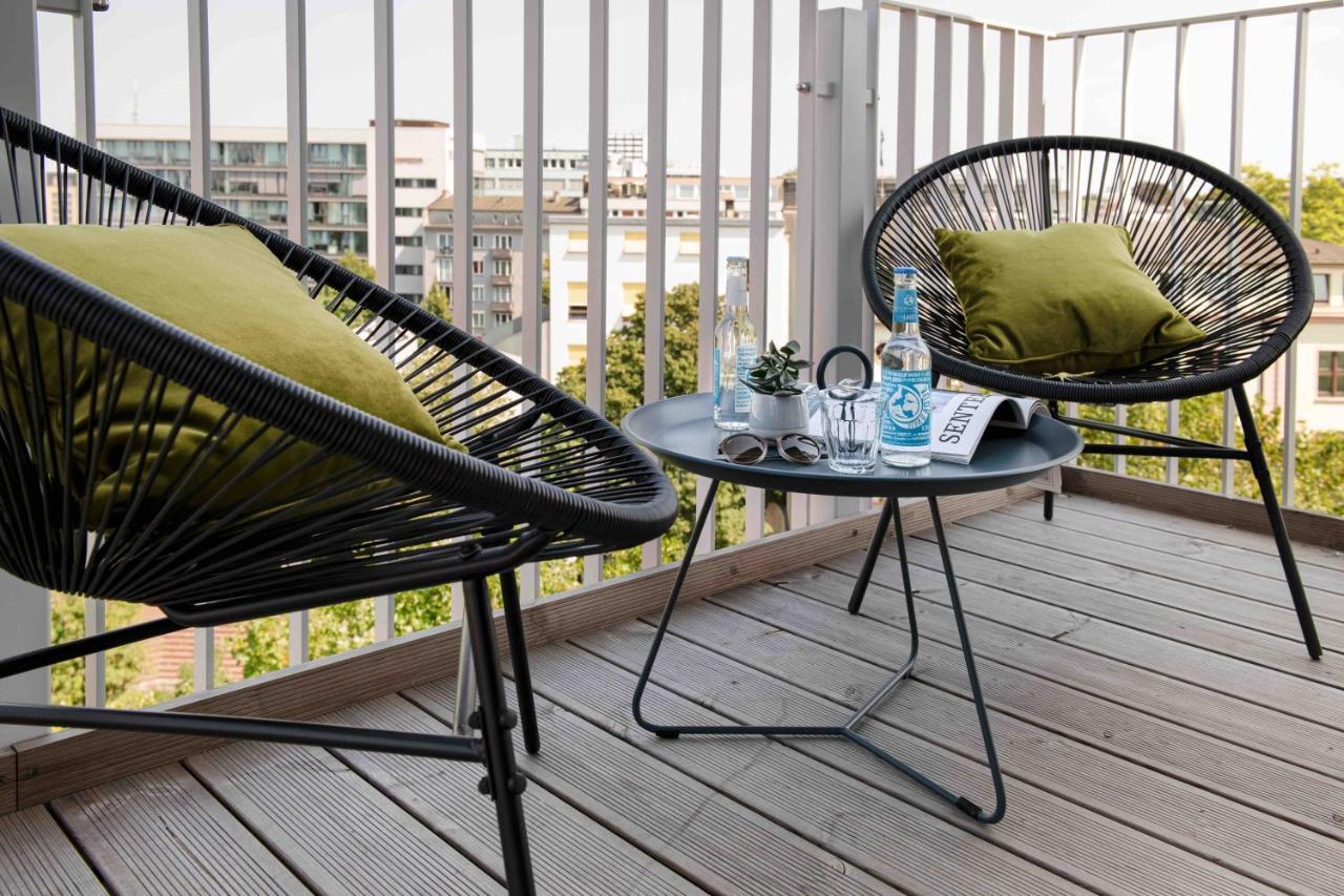 Oberdeck Studio Apartments - Adults Only Hamburg Luaran gambar A balcony